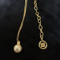 GIVENCHY ネックレス ゴールドカラー パール調のサムネイル