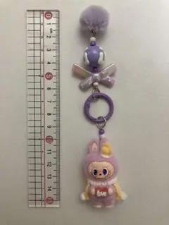 紫色のラブブキャラクターキーホルダー