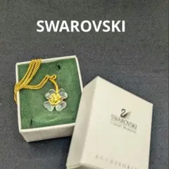 Swarovski 花形ペンダント ネックレス