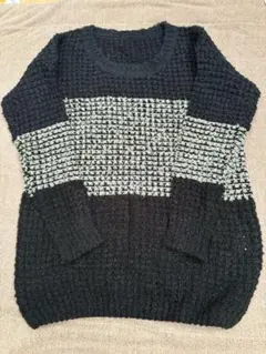 紺 黒 白のストライプニットセーター