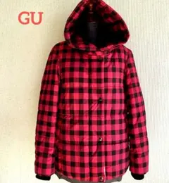 GU　赤と黒のチェック柄　中綿入り　ジップアップジャケット　フード付き