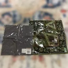 グレーのハンカチとワサビ染ハンカチのセット