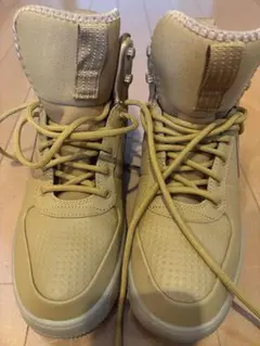 Nike ベージュ ハイカットスニーカー