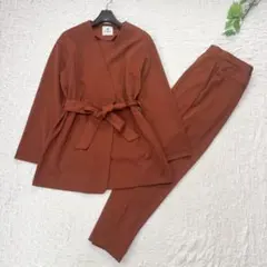 ノーカラー スーツ