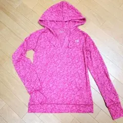UNDER ARMOUR　長袖Tシャツ　フード付き