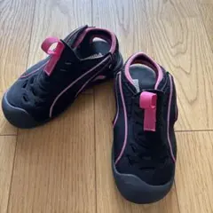 PUMA ブラック ピンク サンダル