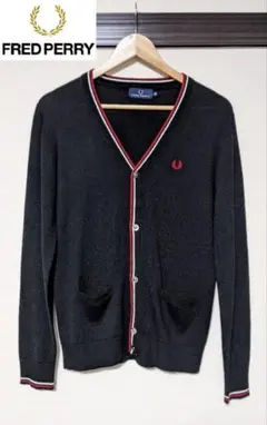 【FRED PERRY】Vネックニットカーディガン/無地/ウール/刺繍ロゴ/美品