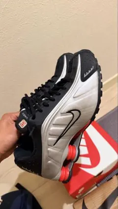 NIKE SHOX R4 半年ほど前に購入し数回着用しております。