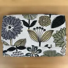 ハンドメイド　花柄　ポーチ　小物入れ 　カードケース