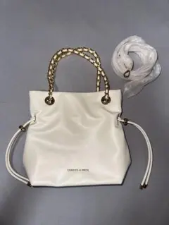 CHARLES &KEITH ヘーゼル ポルカドットボウバケットバッグ ブルー
