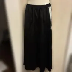 adidas ブラック フレアスカート ストライプ