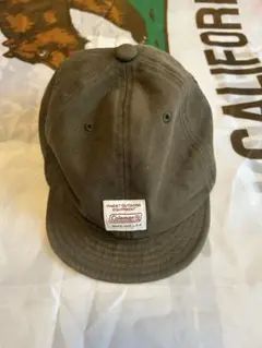 Coleman オリーブグリーン ベースボールキャップ