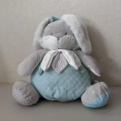 大きめなうさぎぬいぐるみ