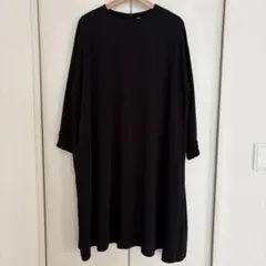 アーバンリサーチ　ブラック　シンプル　ワンピース
