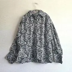 ヴィンテージ　YvesSaintLaurent イヴサンローラン　総柄ブラウスのサムネイル