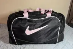NIKE ダッフルバッグ ブラック ピンク
