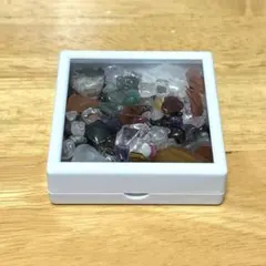 天然石 ジャンク品 6cm 正方形 ケース 入り 多色 小粒 ルース　まとめ売り