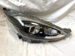 アクア　10系左ヘッドランプユニット81106-52N40 アクア 10系左ヘッドランプユニット81106-52N40 - メルカリ
