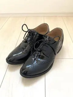 ブラックエナメル オックスフォードシューズ