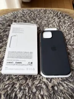 iPhone 15 シリコンケース ブラック