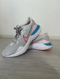 【美品】 ナイキ Renew Run ランニングシューズ