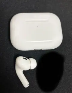AirPods Pro2 本体と左耳のみ