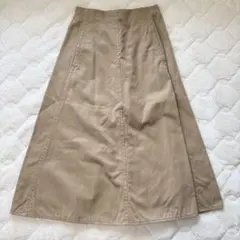 UNIQLO ベージュ　スカート