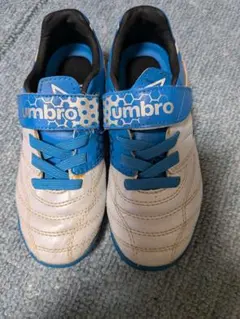 umbro サッカーシューズ ホワイト・ブルー　17cm
