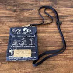PEANUTSスヌーピー⭐︎ストラップ付き財布　カード　コイン収納　トラベルポーチ