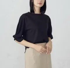 新品タグ付きCOMME CA ISM （コムサイズム）デザインスリーブカットソー
