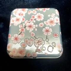 エウレカ　桜　ミニ缶　入れ物　空き缶　カルディー