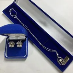 真珠ネックレスとイヤリングセット