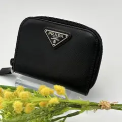 プラダサフィアーノレザー　コインケース　三角ロゴ　ラウンドファスナー