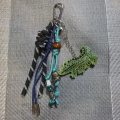 ハンドメイド　バックチャーム　パラコード　ワニ　キラキラ　アクセサリー　チャーム