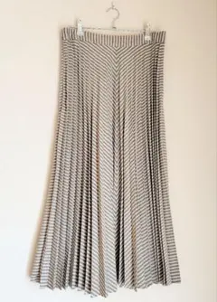 ZARA WOMAN ストライプ柄 プリーツスカート Mサイズのサムネイル