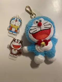 100％ドラえもん＆フレンズ展　 ドラえもんぬいぐるみキーホルダー　バッチ