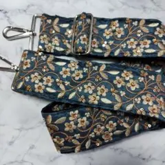インド刺繍リボンの花柄のストラップ