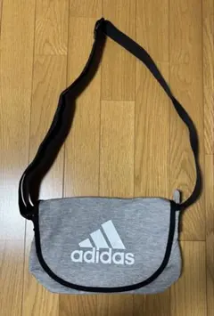 【adidas】ショルダーバッグ