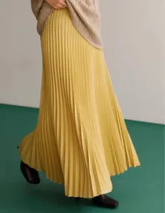 【今週まで出品】お値下げ最終★リエディ★ツイルカラープリーツスカート