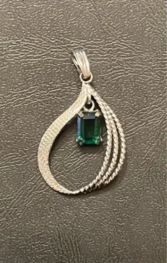 シルバー エメラルドグリーン ペンダント