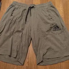 adidas カーキ ショートパンツ 2XO