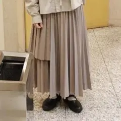【値下げ】fig london pleats skirtのサムネイル