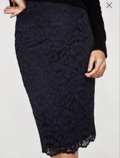 【美品】ZARA ギピュールレーススカート　紺　M