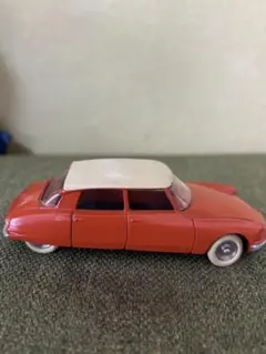 Citroen DS 19 ミニカー オレンジ フランス製 Citroen DS 19 ミニカー オレンジ フランス製 - メルカリ