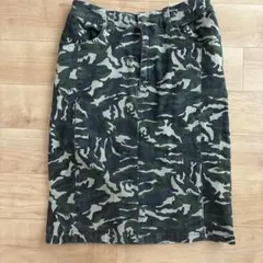 迷彩柄★タイトスカート★膝丈のサムネイル