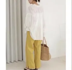 relume リネンイエロースリットパンツのサムネイル