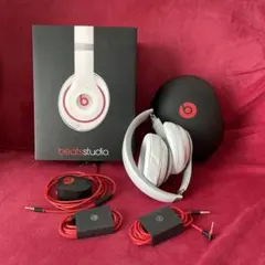 Beats StudioV2 ホワイト/レッド 有線ヘッドフォン BT OV STUDIO V2 WHT｜【国内正規品】Beats by Dr.Dre Studio V2 密閉