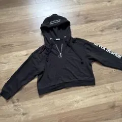 コルザ フード付きクロップドパーカー 黒 L スウェット 丈短め プリントロゴ