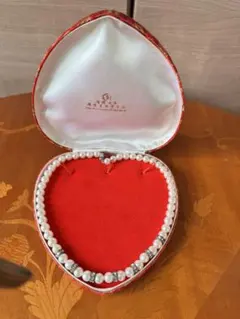 人工パールとクリスタルのネックレス