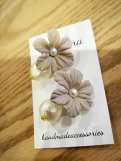 大ぶりフラワーパールピアス